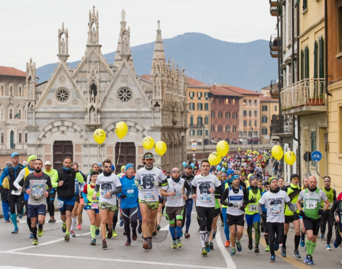 A lots of foreign athletes at Maratona di Pisa